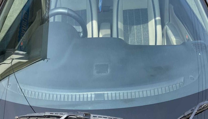 2015 Maruti Ciaz VXI, Petrol, Manual, 81,086 km, Front windshield - Minor spot on windshield