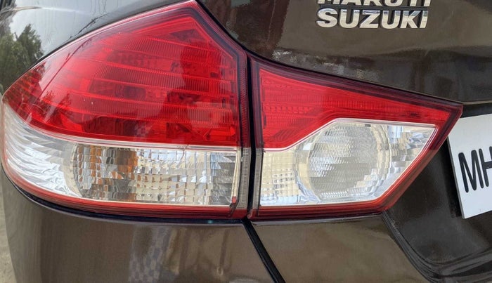 2015 Maruti Ciaz VXI, Petrol, Manual, 81,086 km, Left tail light - Minor damage
