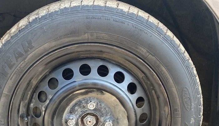 2016 Honda City 1.5L I-VTEC SV, Petrol, Manual, 39,352 km, Left front tyre - Minor crack