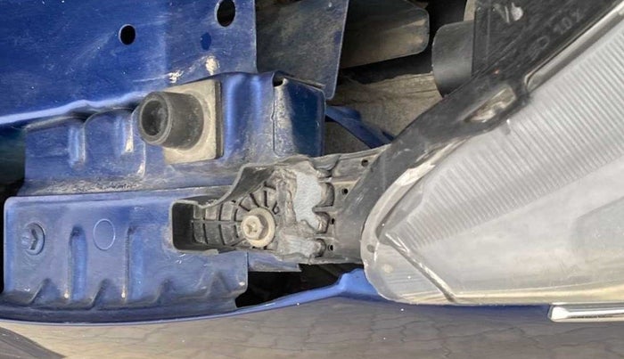 2020 Renault TRIBER RXL MT, Petrol, Manual, 25,406 km, Right headlight - Clamp has minor damage
