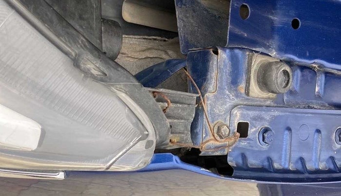 2020 Renault TRIBER RXL MT, Petrol, Manual, 25,406 km, Left headlight - Clamp has minor damage