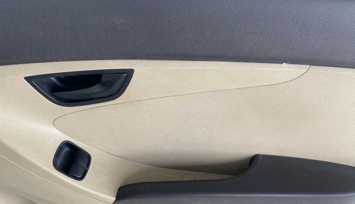 2014 Hyundai Eon ERA +, Petrol, Manual, 55,711 km, Driver Side Door Panels Control