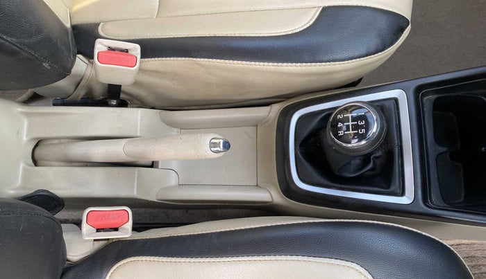 2018 Maruti Dzire VXI, Petrol, Manual, 32,072 km, Gear Lever
