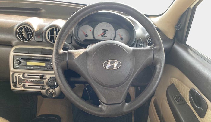 2013 Hyundai Santro Xing GLS, Petrol, Manual, 87,596 km, Steering Wheel Close Up