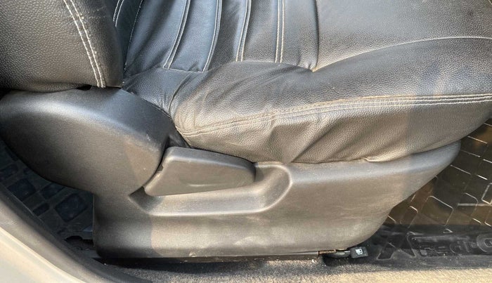 2018 Datsun Redi Go T(O) 1.0, Petrol, Manual, 29,347 km, Driver Side Adjustment Panel