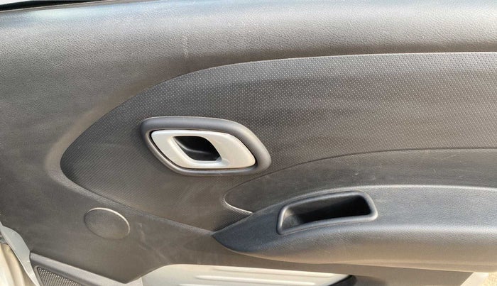 2018 Datsun Redi Go T(O) 1.0, Petrol, Manual, 29,347 km, Driver Side Door Panels Control