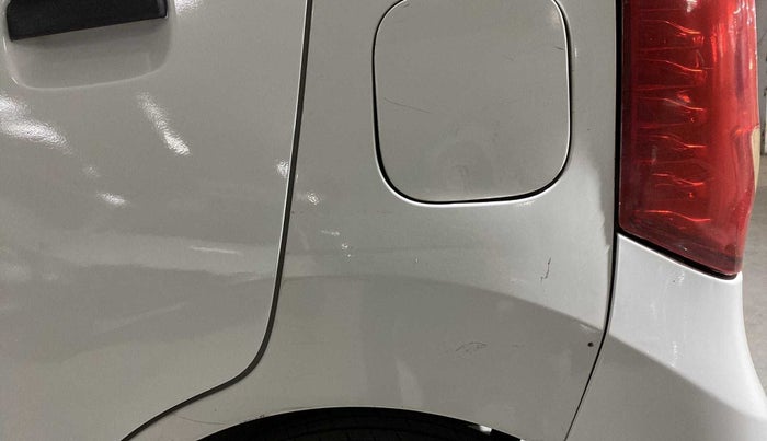 2017 Maruti Wagon R 1.0 VXI, CNG, Manual, 75,331 km, Left quarter panel - Minor scratches