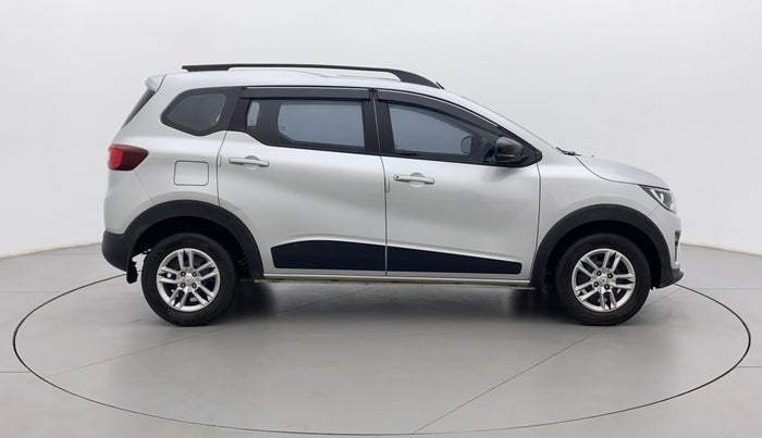 2022 Renault TRIBER RXT, Petrol, Manual, 27,228 km, Right Side View
