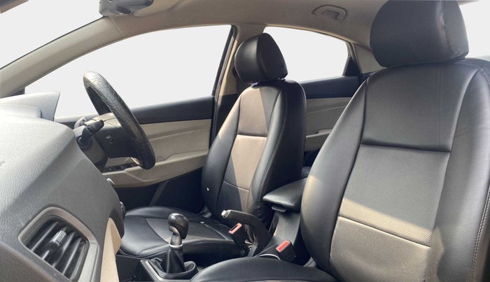2017 Hyundai Verna 1.6 VTVT SX, Petrol, Manual, 45,944 km, Right Side Front Door Cabin