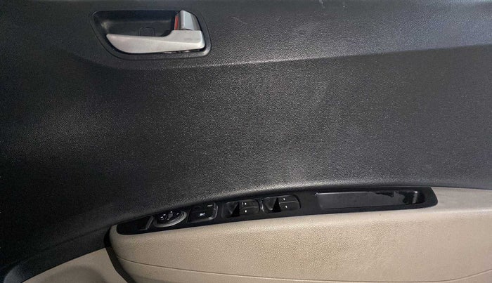 2014 Hyundai Xcent S 1.2, Petrol, Manual, 70,274 km, Driver Side Door Panels Control