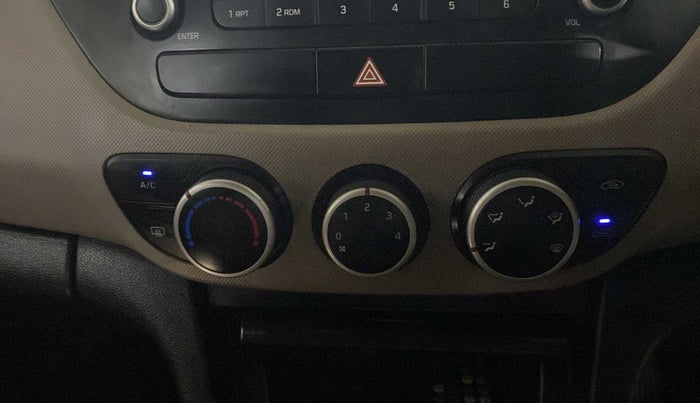 2014 Hyundai Xcent S 1.2, Petrol, Manual, 70,232 km, AC Unit - Directional switch has minor damage