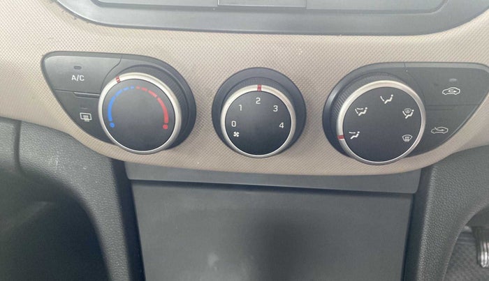 2014 Hyundai Xcent S 1.2, Petrol, Manual, 71,948 km, AC Unit - Minor issue in the heater switch