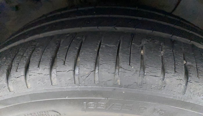 2014 Hyundai Elite i20 ASTA 1.2, Petrol, Manual, 77,021 km, Right Front Tyre Tread