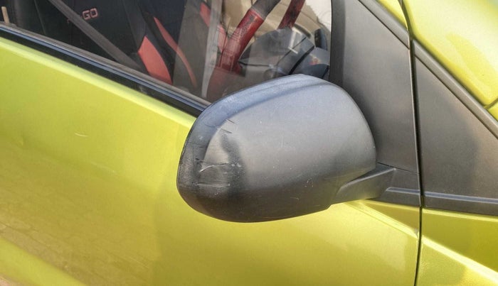 2016 Datsun Redi Go T (O), Petrol, Manual, 28,130 km, Right rear-view mirror - Cover has minor damage