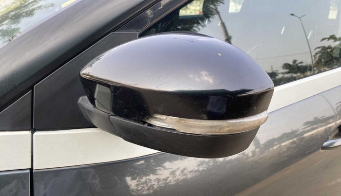 2022 Tata NEXON XZ PLUS DIESEL, Diesel, Manual, 32,486 km, Left rear-view mirror - Indicator light has minor damage