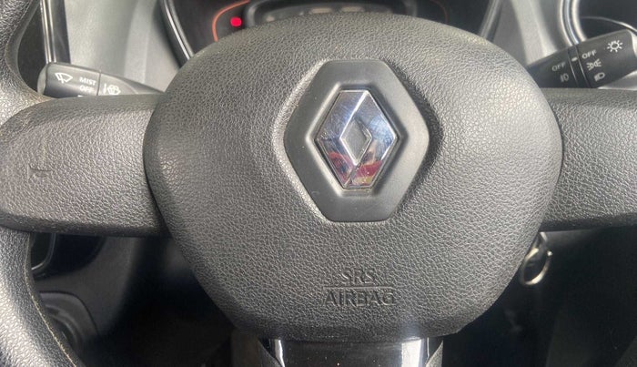 2018 Renault Kwid RXT 1.0 AMT (O), Petrol, Automatic, 19,309 km, Steering wheel - Horn pad has minor damage