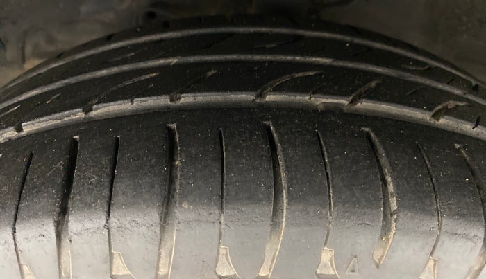 2019 Mahindra KUV 100 NXT K4+ 6S, Petrol, Manual, 12,384 km, Left Front Tyre Tread