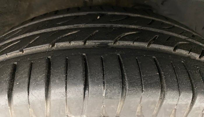 2019 Mahindra KUV 100 NXT K4+ 6S, Petrol, Manual, 12,384 km, Right Front Tyre Tread