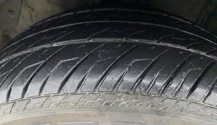 2010 Hyundai i20 SPORTZ (O) 1.2, Petrol, Manual, 67,856 km, Left Front Tyre Tread