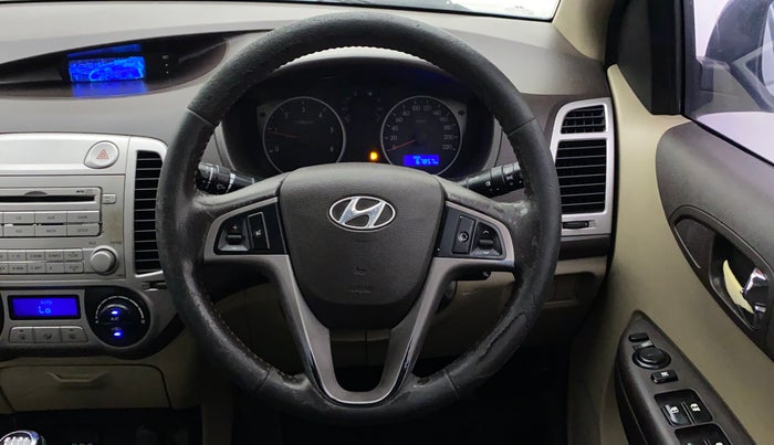 2010 Hyundai i20 SPORTZ (O) 1.2, Petrol, Manual, 67,856 km, Steering Wheel Close Up