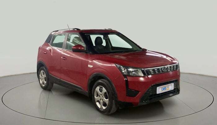 2019 Mahindra XUV 3OO W6 1.2 PETROL, Petrol, Manual, 44,569 km, Right Front Diagonal