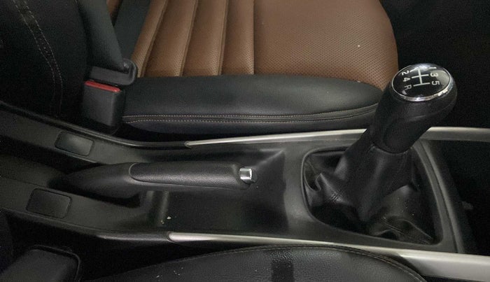 2016 Maruti Baleno ALPHA PETROL 1.2, Petrol, Manual, 62,194 km, Gear Lever