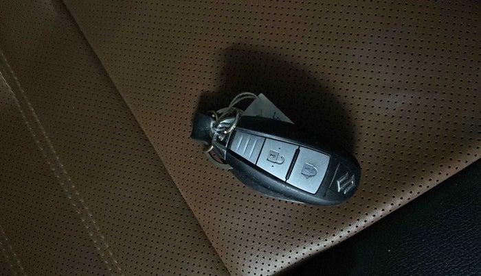 2016 Maruti Baleno ALPHA PETROL 1.2, Petrol, Manual, 62,194 km, Key Close Up