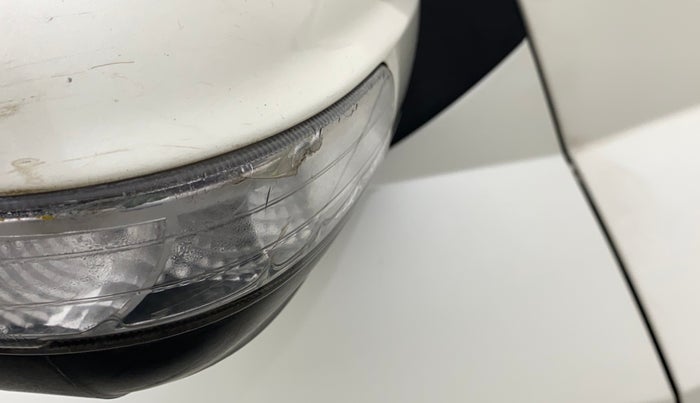 2016 Mahindra XUV500 W8, Diesel, Manual, 69,864 km, Right rear-view mirror - Indicator light has minor damage