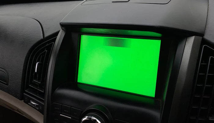 2016 Mahindra XUV500 W8, Diesel, Manual, 69,697 km, Infotainment system - Reverse camera not working