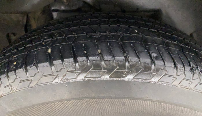 2016 Mahindra XUV500 W8, Diesel, Manual, 69,864 km, Right Rear Tyre Tread