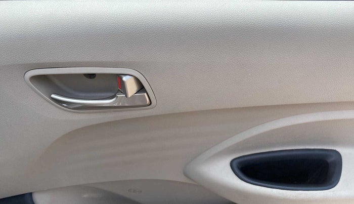 2019 Hyundai NEW SANTRO SPORTZ AMT, Petrol, Automatic, 42,204 km, Driver Side Door Panels Control
