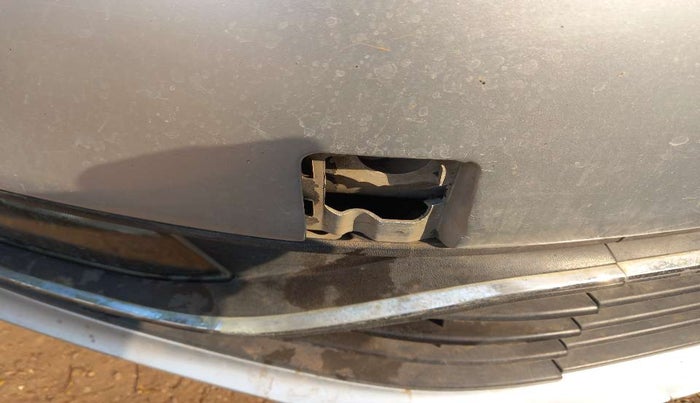 2015 Volkswagen Polo HIGHLINE1.2L, Petrol, Manual, 63,902 km, Front bumper - Tow hook cover broken