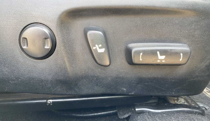 2016 Toyota Corolla Altis GL PETROL, Petrol, Manual, 77,761 km, Driver Side Adjustment Panel