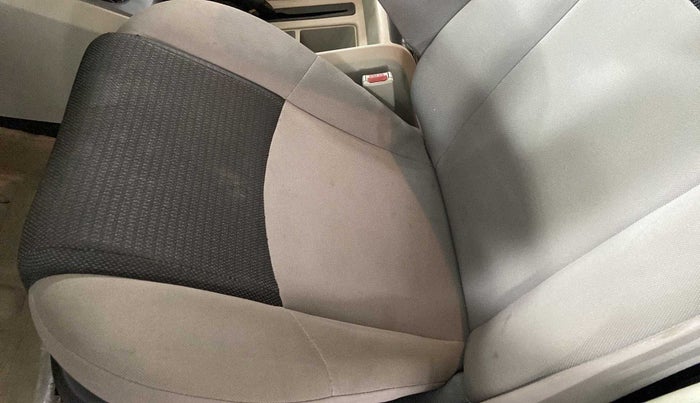 2018 Mahindra Scorpio S7, Diesel, Manual, 50,995 km, Front left seat (passenger seat) - Cover slightly stained