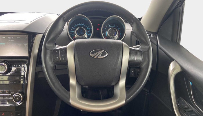 2018 Mahindra XUV500 W11(O), Diesel, Manual, 77,878 km, Steering Wheel Close Up