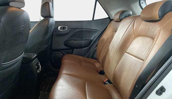 2020 Hyundai VENUE SX 1.5 CRDI, Diesel, Manual, 34,205 km, Right Side Rear Door Cabin