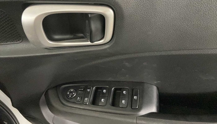 2020 Hyundai VENUE SX 1.5 CRDI, Diesel, Manual, 23,257 km, Driver Side Door Panels Control