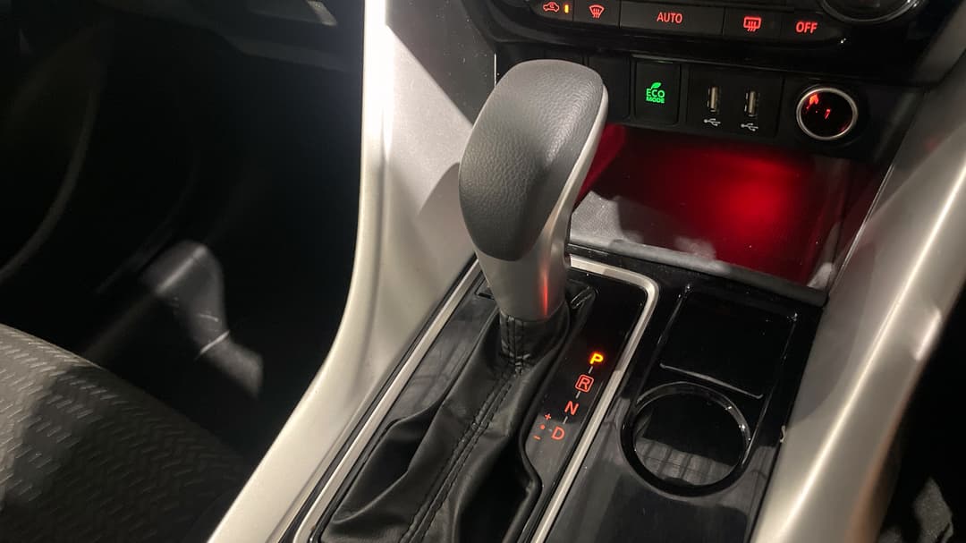 2023 Mitsubishi Eclipse Cross Es (2WD), Automatic, 45534 km, Gear Lever 