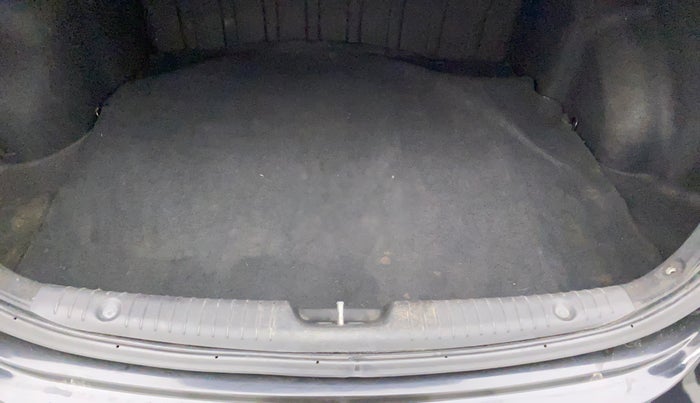2012 Hyundai Verna FLUIDIC 1.6 VTVT SX OPT, Petrol, Manual, 69,778 km, Boot Inside