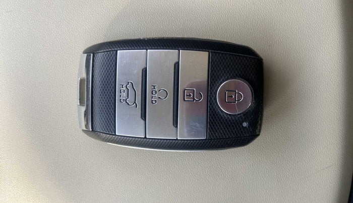 2022 KIA CARENS LUXURY PLUS 1.5 DIESEL AT 7 STR, Diesel, Automatic, 19,388 km, Key Close Up