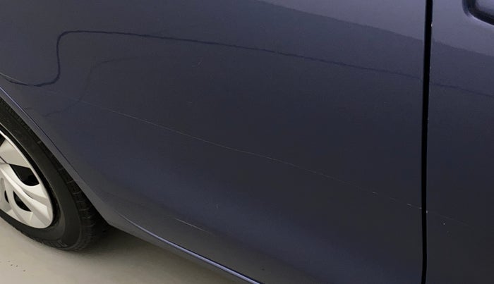 2017 Maruti Dzire VDI AMT, Diesel, Automatic, 1,00,864 km, Right rear door - Minor scratches