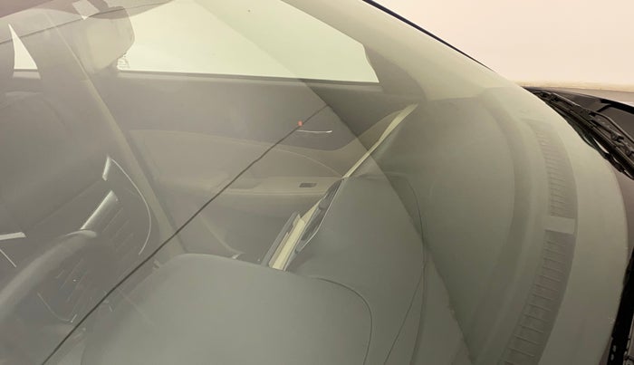2017 Maruti Dzire VDI AMT, Diesel, Automatic, 1,00,864 km, Front windshield - Minor spot on windshield