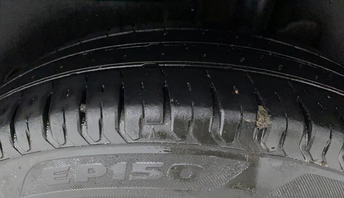 2017 Maruti Dzire VDI AMT, Diesel, Automatic, 1,00,864 km, Left Rear Tyre Tread