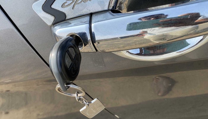 2018 Maruti Celerio ZXI, Petrol, Manual, 40,136 km, Lock system - Remote key not functional