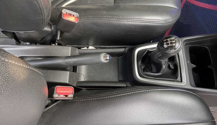 2019 Maruti Swift VXI, Petrol, Manual, 32,649 km, Gear Lever