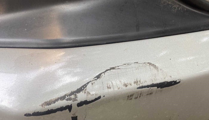 2019 Maruti Swift VXI, Petrol, Manual, 32,649 km, Front bumper - Chrome strip damage
