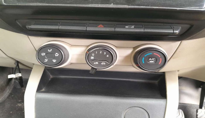 2020 Renault TRIBER RXE MT, Petrol, Manual, 41,526 km, AC Unit - Minor issues in the main switch