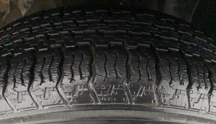 2014 Datsun Go T, Petrol, Manual, 29,397 km, Right Front Tyre Tread