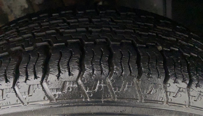 2014 Datsun Go T, Petrol, Manual, 29,397 km, Left Front Tyre Tread