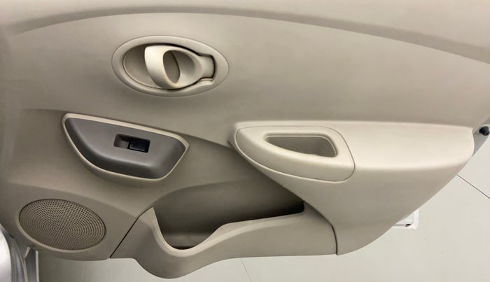 2014 Datsun Go T, Petrol, Manual, 29,397 km, Driver Side Door Panels Control